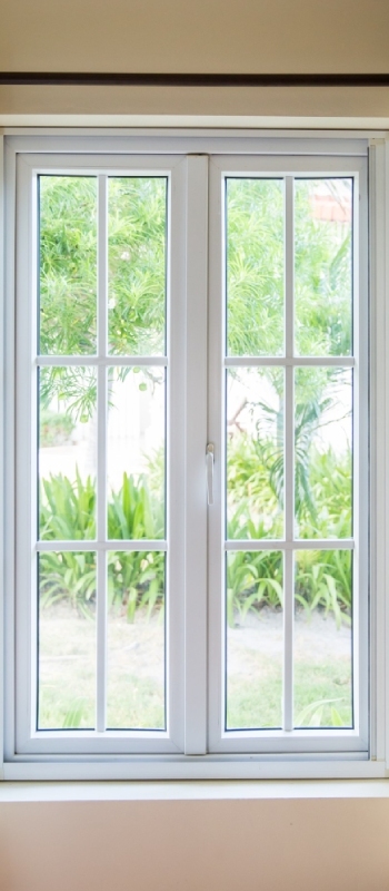Fenêtre PVC double vitrage avec croisillons